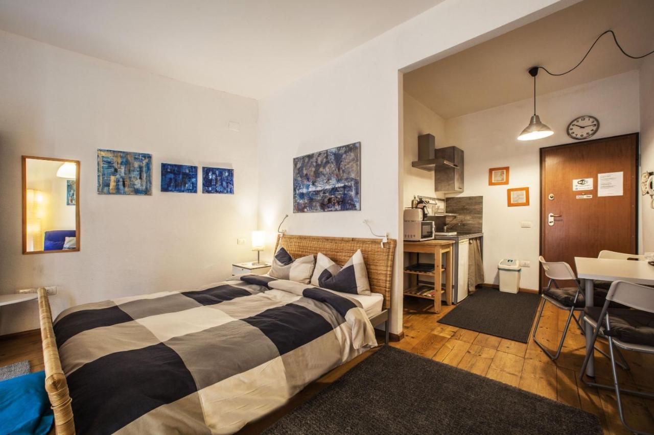 קליארי Studio Apartments Centro Storico Via Manno מראה חיצוני תמונה