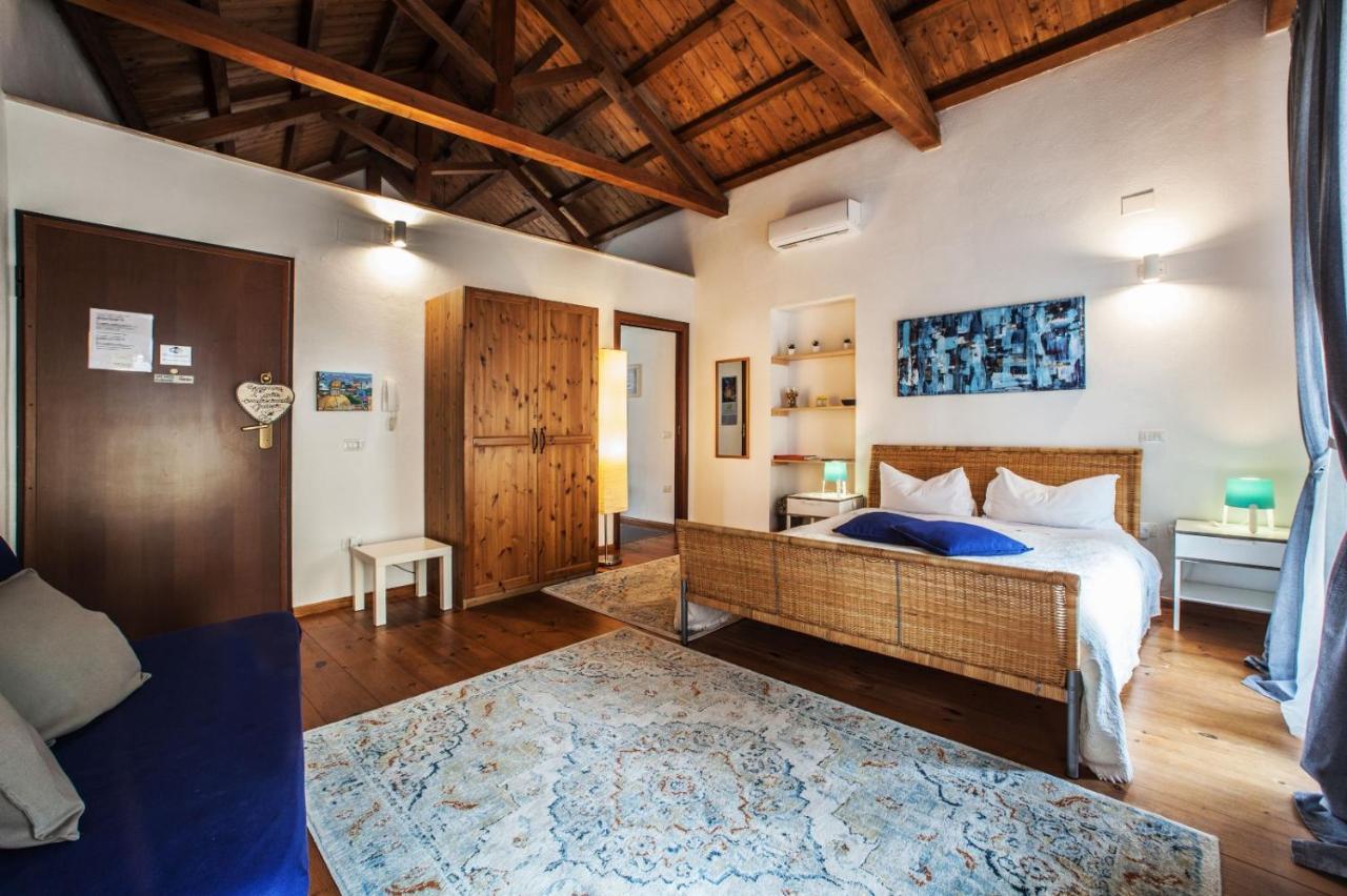 קליארי Studio Apartments Centro Storico Via Manno מראה חיצוני תמונה