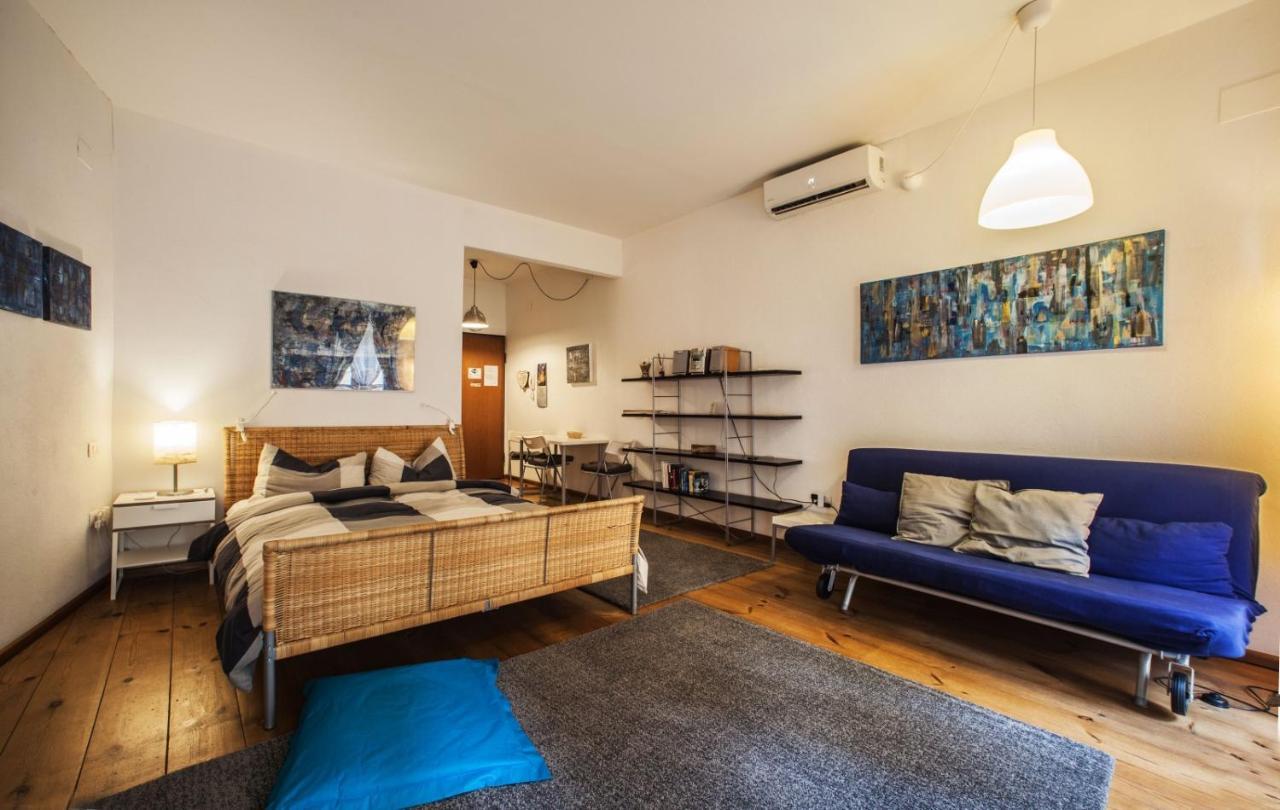 קליארי Studio Apartments Centro Storico Via Manno מראה חיצוני תמונה