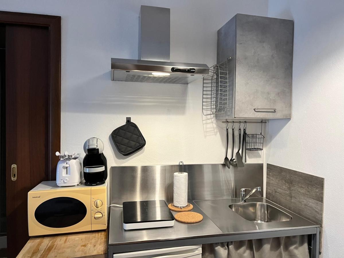 קליארי Studio Apartments Centro Storico Via Manno מראה חיצוני תמונה
